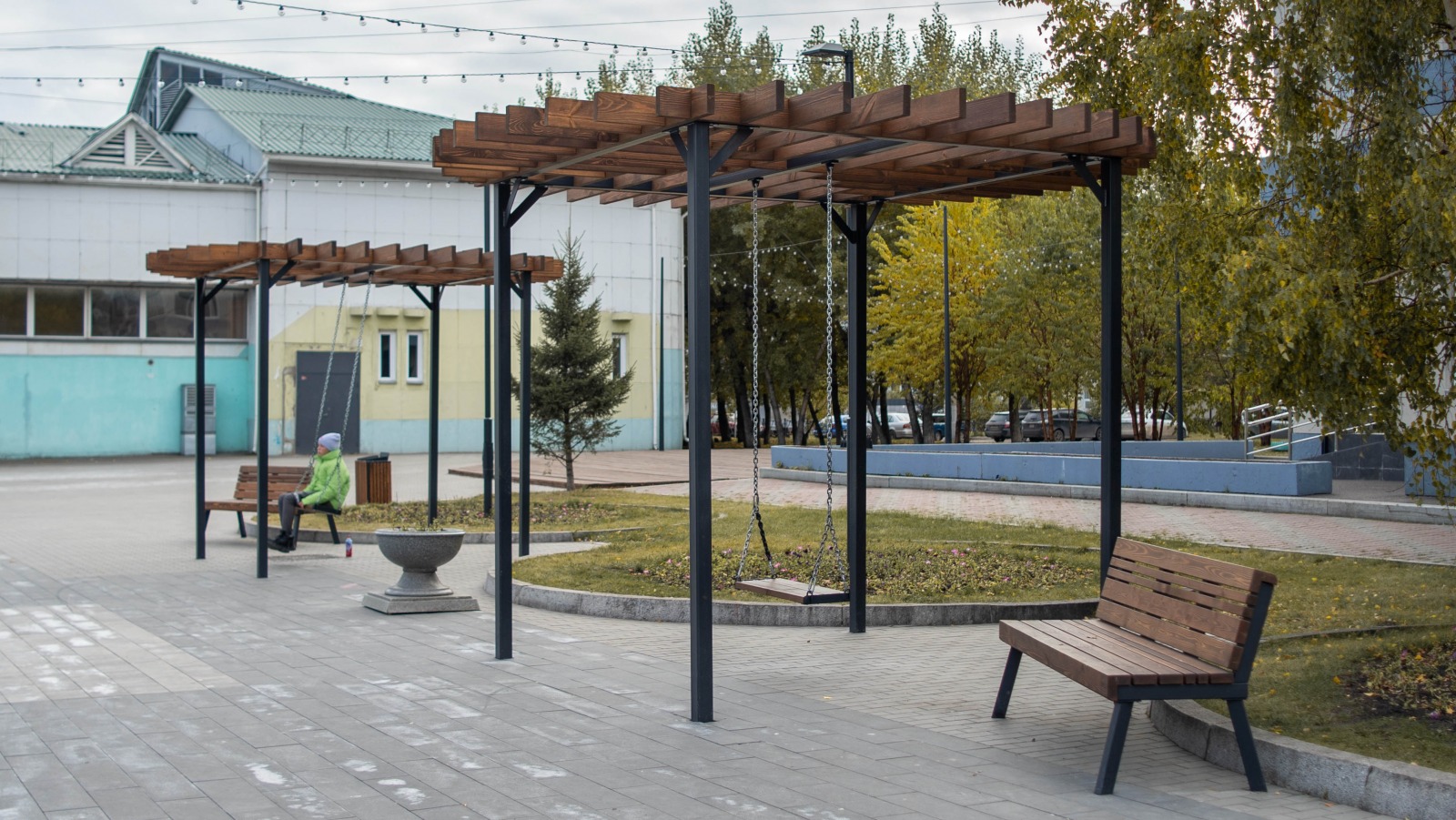 Качели, Бульвар Солнечный, г. Красноярск.